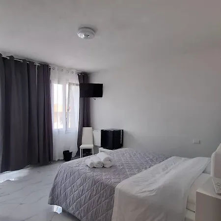 Πανσιόν La Rosa Dei Pepoli 3*